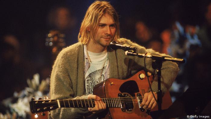 Breaking Bad star Aaron Paul Nirvanako Kurt Cobain izan nahi du