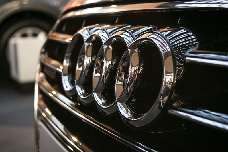 Diesel urraketa Audi-ri jakinarazi zaio! 800 milioi euro
