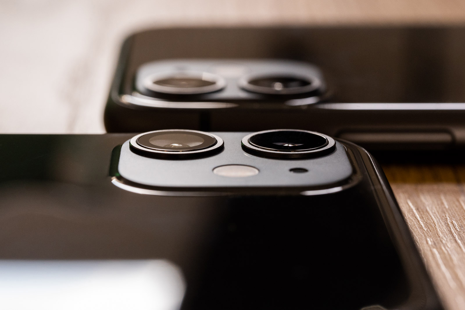 IPhones berriak kamera hobeagoarekin. Apple enpresa bat erosi zuen infragorriko argazkietatik