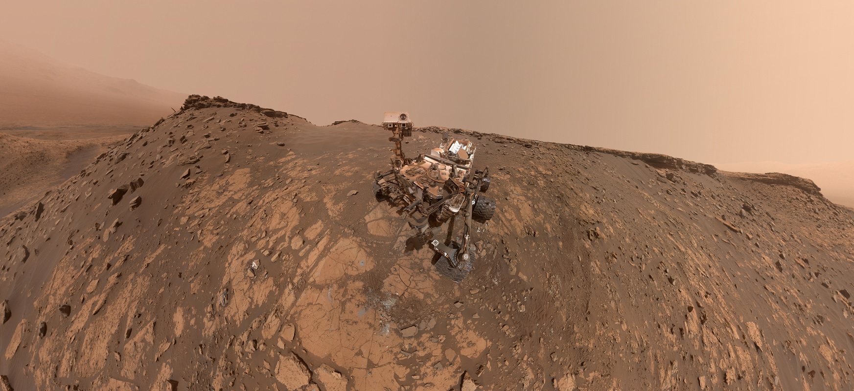 Curiosity rover bezala, bere buruari egin zion. Grabaketa bat dago