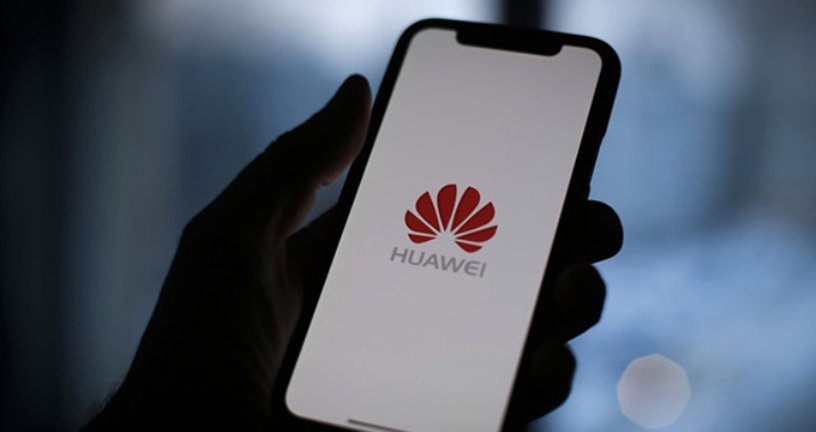 Huawei salmentak nabarmen egin du behera