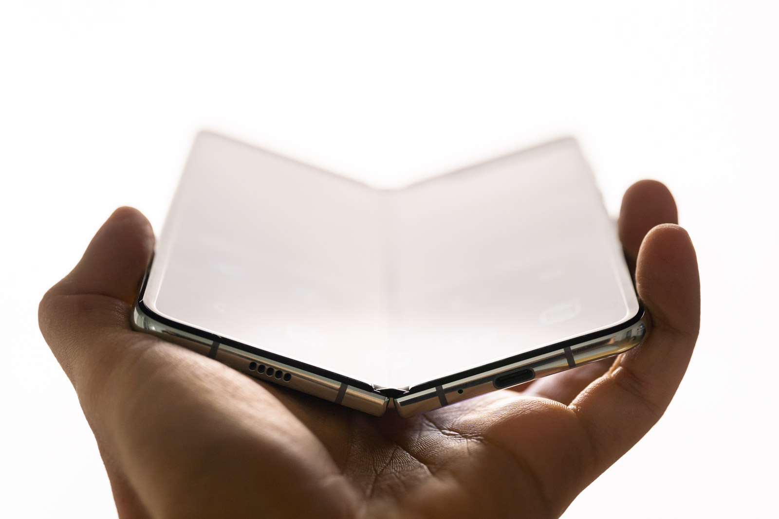 Samsung tolestagarria Galaxy Fold Lite smartphone arrunt baten prezioan sartuko da