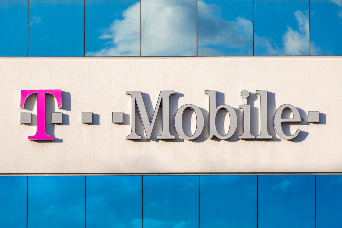 T-Mobile Polskak langileak kaleratu ditu: "garapena ezin da gastu murrizketarik egin gabe". Horra hor presidentearen gutunaren edukia
